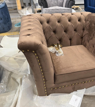 Fåtölj, brun sammet