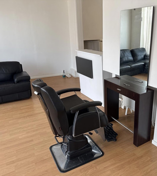 Frisörstol med bord & spegel