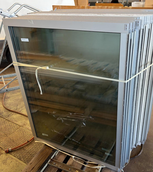 28 st. Glaspartier – aluminium – 1040x1070 mm