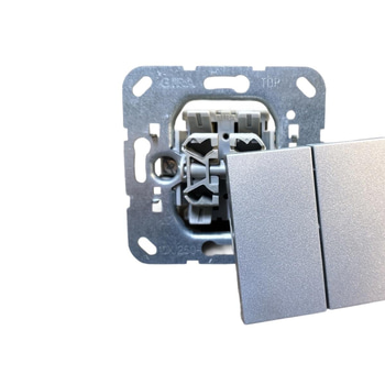 10 ST. STRÖMBRYTARE MED VIPPA, GIRA, SYSTEM 55 D-TRAPP, ALUMINIUM