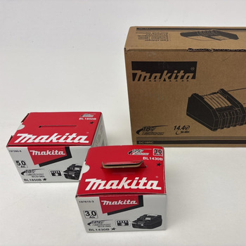Laddare Makita LXT inkl. 2 st. batterier 14,4V / 18V