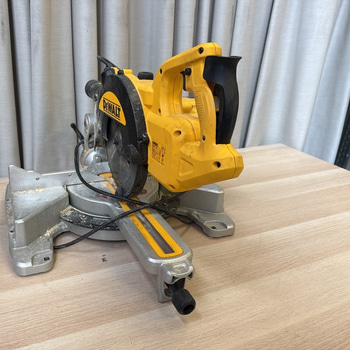 Kap- & gersåg Dewalt DWS773