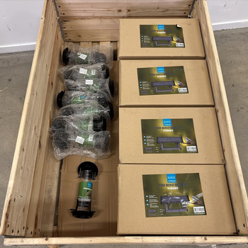 Parti med Fågelmatare samt foderautomat för fåglar