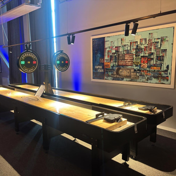 Shufflleboard Gamesson Table Games, höger
