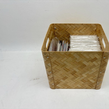 Parti med tavlor, olika konstnärer och storlekar