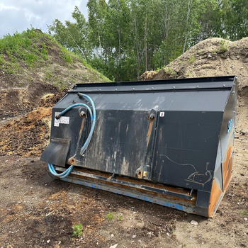 Sandspridarskopa L, SE Equipment. B=2 485 mm. 3 350 l. -2023