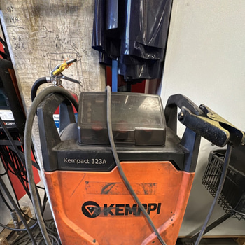 Svets Kemppi Kempact 323A