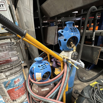 Gasflaskkärra med svetsutrustning