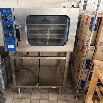 Varmluftsugn Electrolux ECF/E6-0 400V med stativ