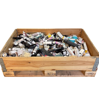 Parti med hårvårdsprodukter blandat