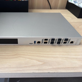 Gateway Ubiquiti USG-XG-8