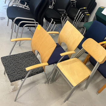 Parti konferens- & besöksstolar i blandade modeller