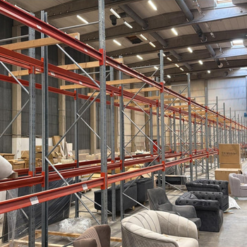 Stort pallställage, 55 sektioner - 60 gavlar och ca 216 balk