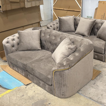 2 st soffor, 180-210 cm, grå sammet