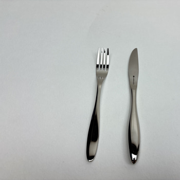 Parti med knivar och gafflar Klong Bohlin. Ord. pris inkl. moms: ca 2200 kr.