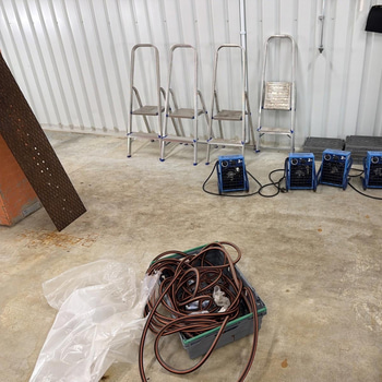 Palldragare, möbler & parti med blandat gods