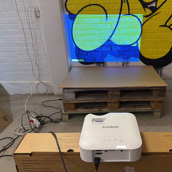 Casio XJ-V100W – LED/Laser Data-projektor (WXGA)