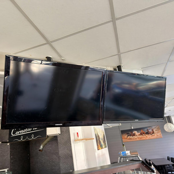 3 st displayskärmar
