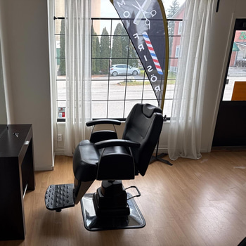 Frisörstol med bord & spegel