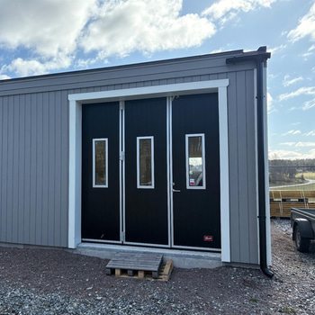 Isolerad utbyggnad, 9x6 meter, med Prido port