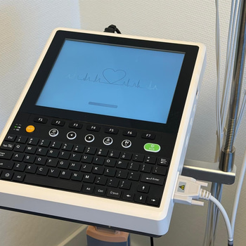 EKG-apparat med ställning, iMAC 120s -2024