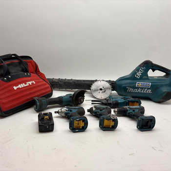 Parti med diverse verktyg Makita inkl. verktygsbag