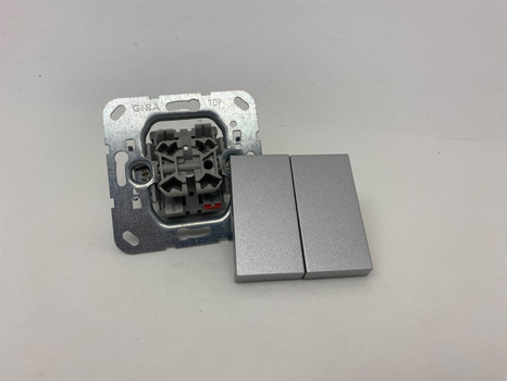 10 st. Strömbrytare med vippa Gira, System 55 kron, aluminium