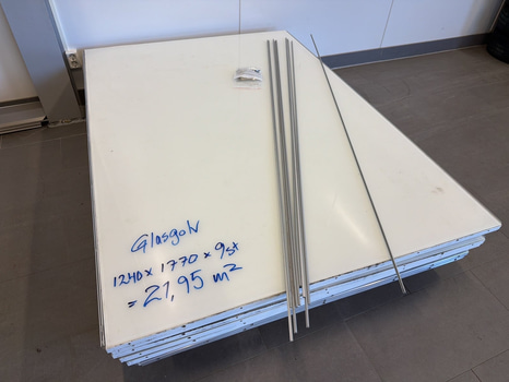 Glasgolv ca 22 m² – aluminiumprofiler