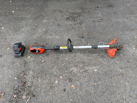 Batteridriven grästrimmer Husqvarna 215iL 36V