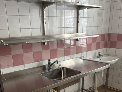 Rostfri bänk med hyllor, 180 cm