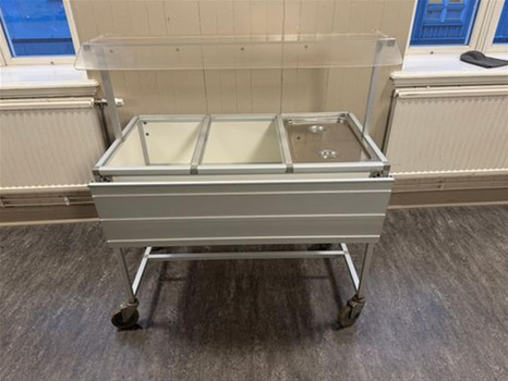 Salladsserveringsdisk på hjul