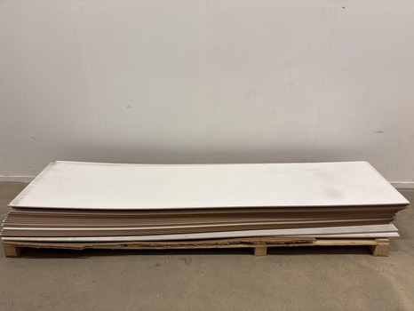 Parti med paneler, 2500x600x10 mm