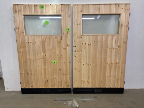 GARAGEPORT VIBOSTUGAN MED GLAS 10° 25X21 MED KARM