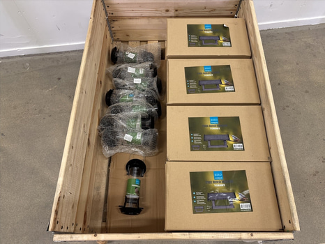 Parti med Fågelmatare samt foderautomat för fåglar