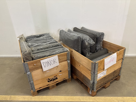 Parti med kuddar och dynor för utemöbler, varierande storlek i grå