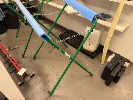 2 st arbetsbockar, Calad