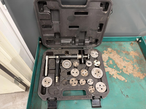 Verktyg för bromskolvar