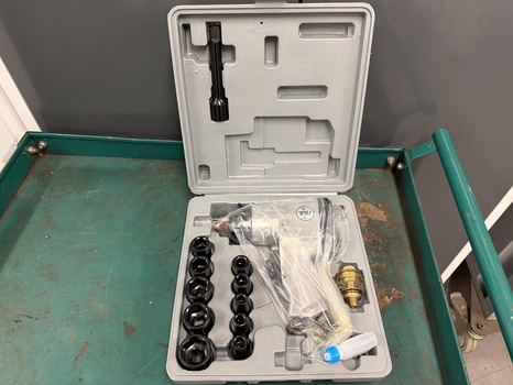 Mutterdragare 1/2" med hylsor