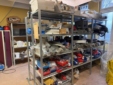 Byggprodukter, hyllor m.m. Stort Parti