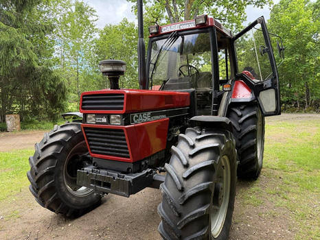 Traktor 4x4 Case IH 1056  105hk -1989