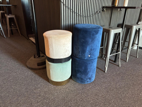 4 st. Sittpuffar, olika modeller och färger