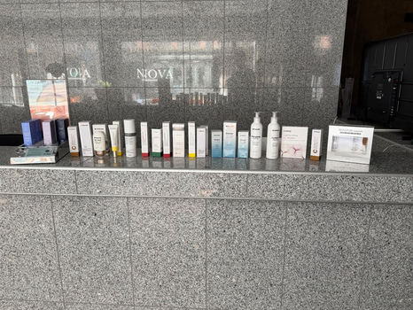 Sortiment hudvårdsprodukter, ca 30 st, bl.a. Toskani och Thesera