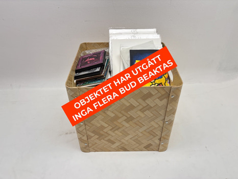 Parti med tavlor, olika konstnärer och storlekar