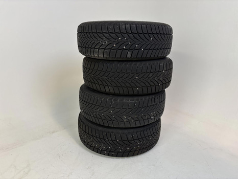 4 st. Däck Goodyear Ultra Grip Ice 2, 205/60R16 96T