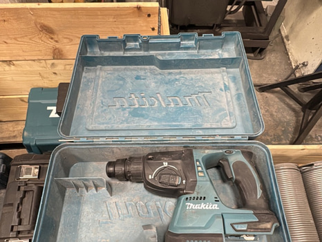 Borrhammare Makita HR2811FT