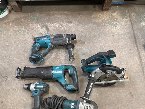 Parti med verkktyg Makita