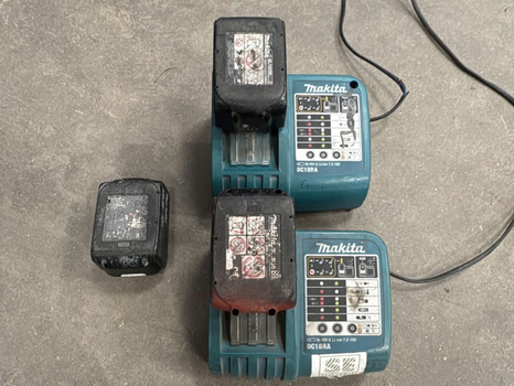 3 st. Batterier och 2 st. laddare