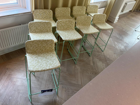 9 st barstolar – modern design i grönt & tyg