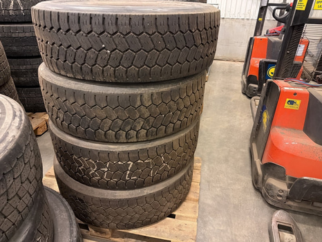 4 st lastbilsdäck 315/70 R22,5