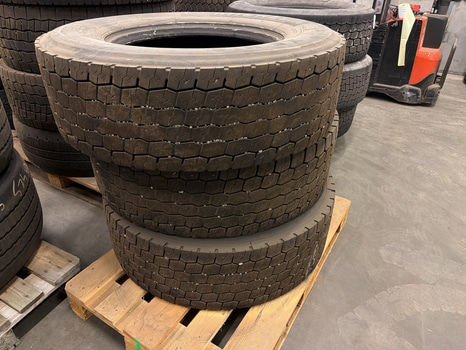3 st lastbilsdäck 315/70 R22,5